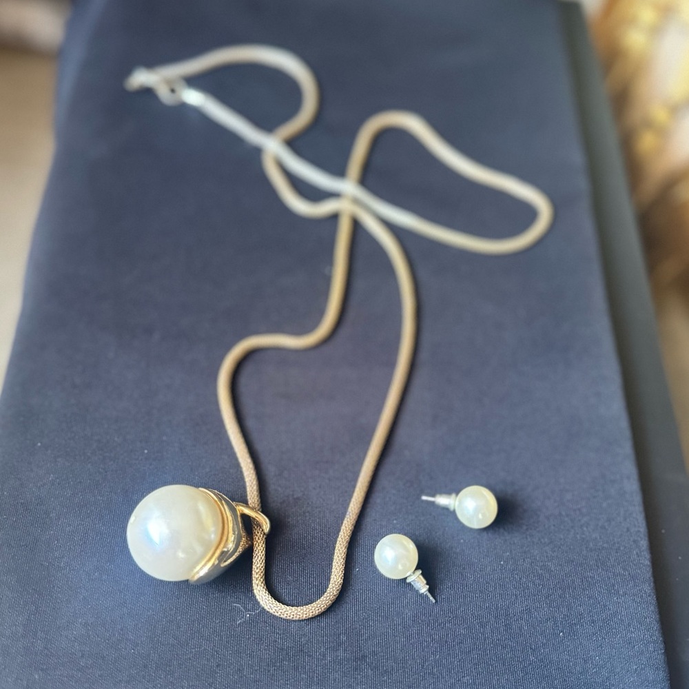 long necklace and earrings